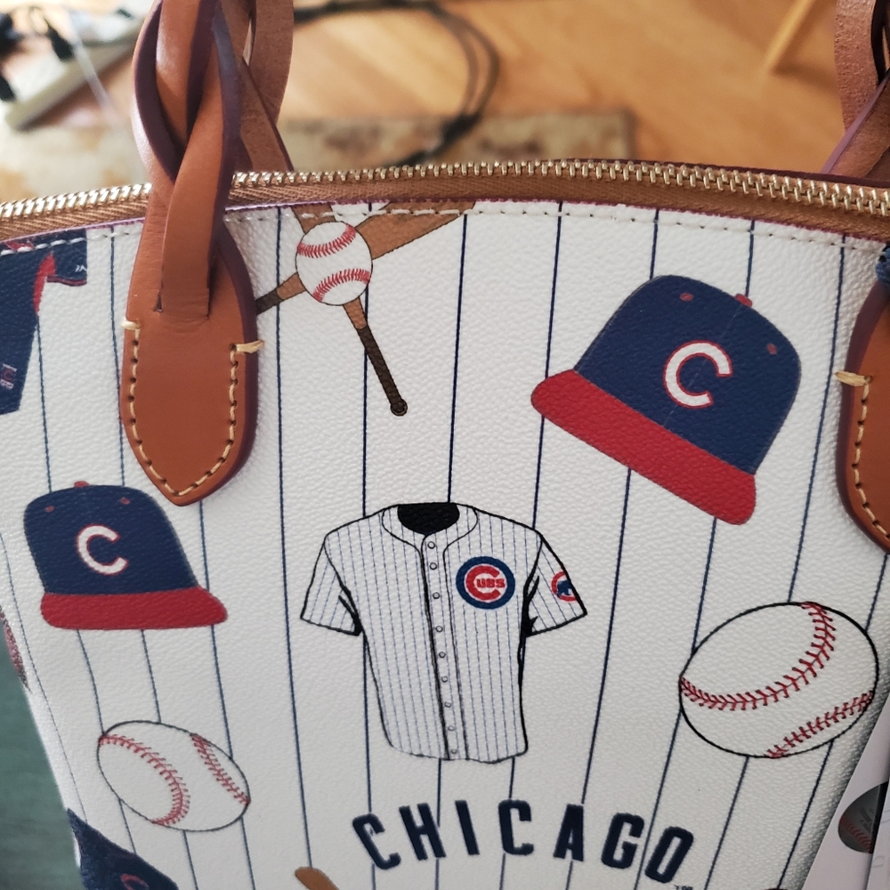 Dooney and Burke MLB Chicago Cubs Purse NWT - Picture 5 of 8